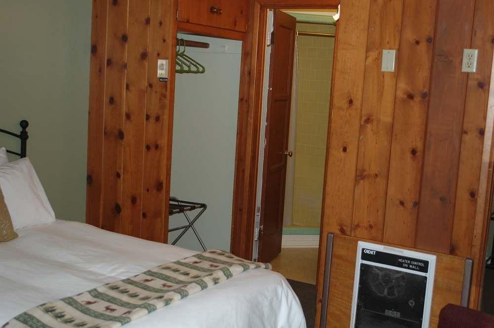 Trees Motel Bishop Kültér fotó